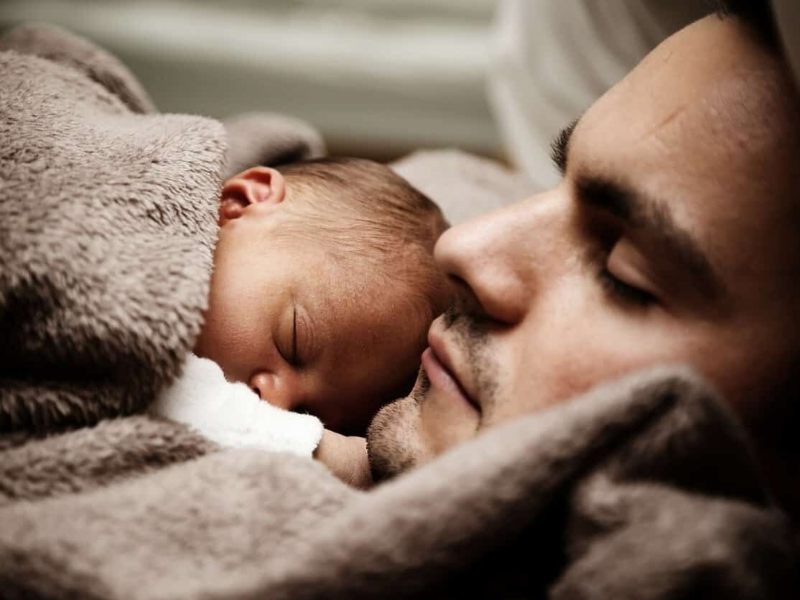 Nhờ có chế độ từ bảo hiểm thai sản, người chồng có thể chăm sóc cho vợ và con mình tốt hơn